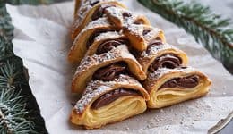 vressyntages-Christmas Tree Puff Pastry with Praline