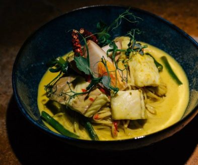 vressyntages-Rice noodles with fresh fish and curry sauce (Kano Jeen curry noodles)