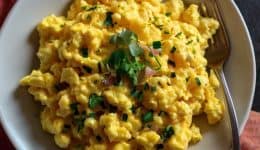 vressyntages-Scrambled eggs with turmeric