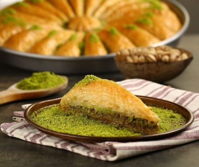 baklavas-me-fistiki-eginis
